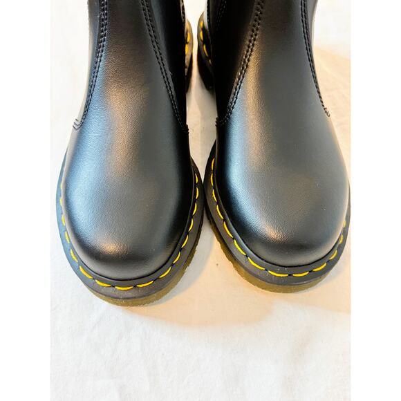 NEW-Dr Martens 2976 Chelsea Boots -Black Leather-Size 6W or 5M - Picture 3 of 15